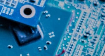 ?？抵悄茏x碼器/工業相機助力PCB板不良品檢測