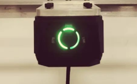 AI賦能鋰電信息采集！?？禉C器人助您“躺贏”工業讀碼新賽道